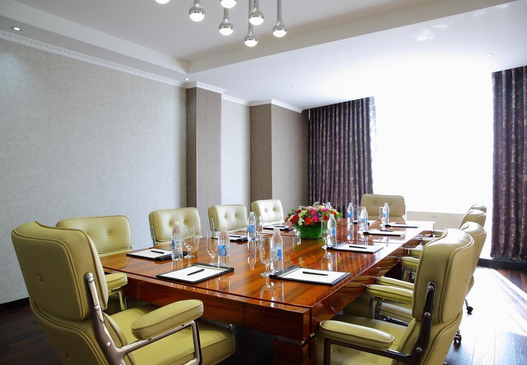 Damas International Hotel Bishkek Room photo