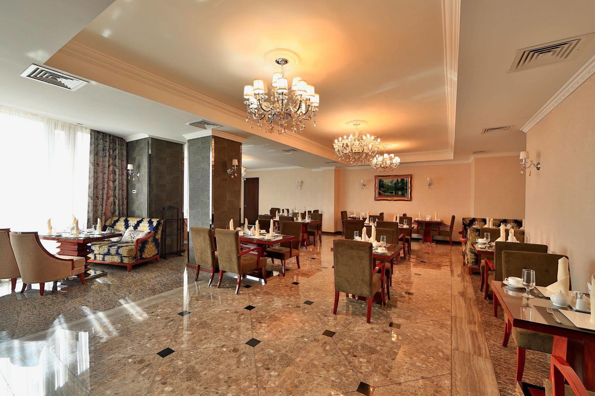 Damas International Hotel Bishkek Exterior photo