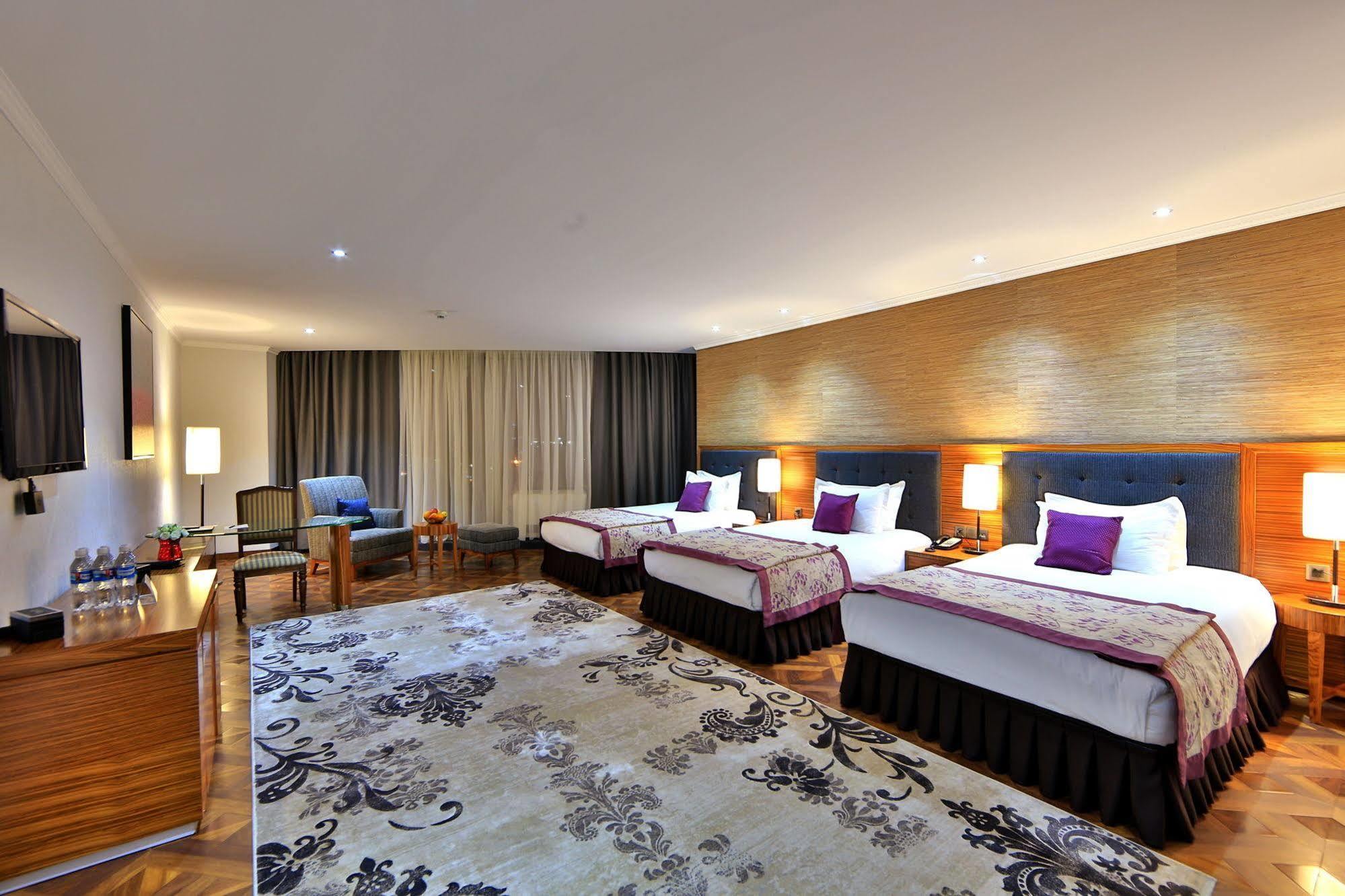 Damas International Hotel Bishkek Exterior photo