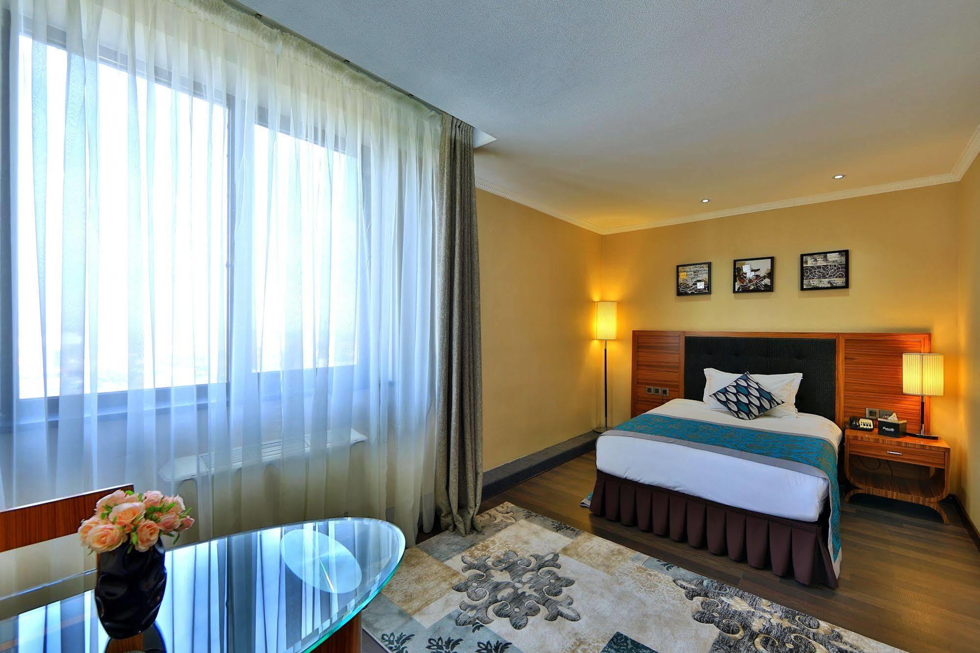 Damas International Hotel Bishkek Exterior photo