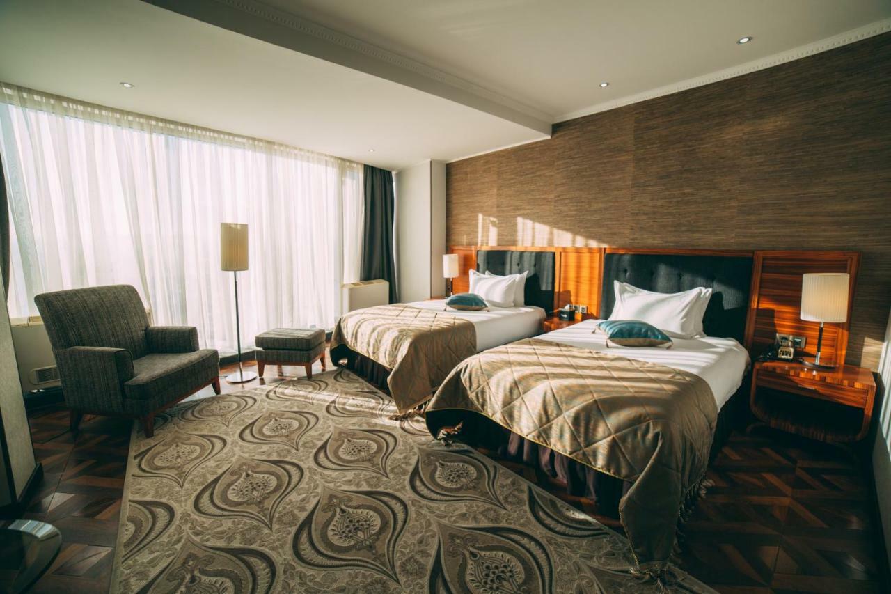 Damas International Hotel Bishkek Exterior photo